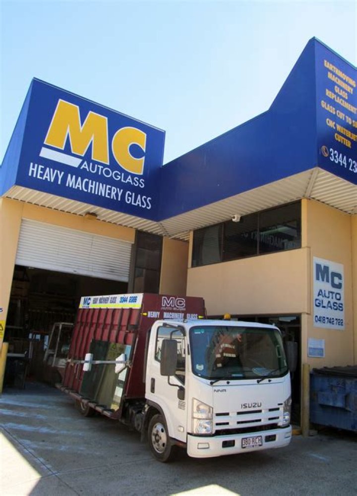 Alice Glass Net Worth - How Much Does Alice Glass Make?