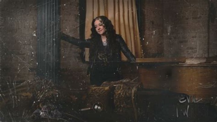 Ashley Mcbryde from USA | Popnable