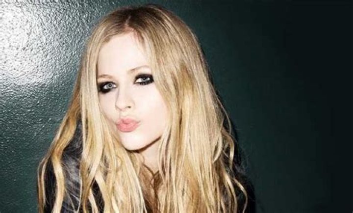 Avril Lavigne Famous Songs | Popnable