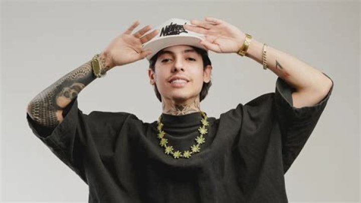 Ella by Natanael Cano Insights