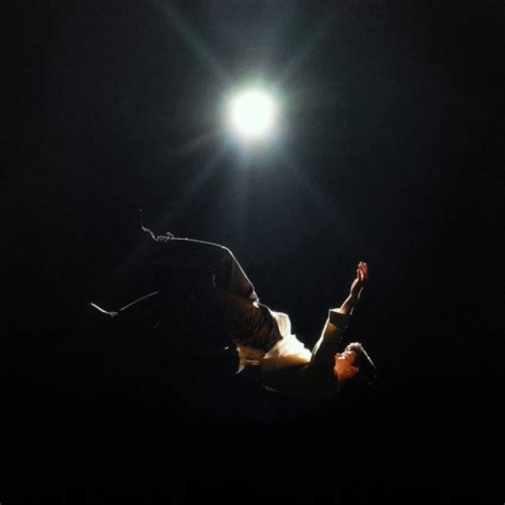 Está Dañado by Ivan Cornejo from Mexico