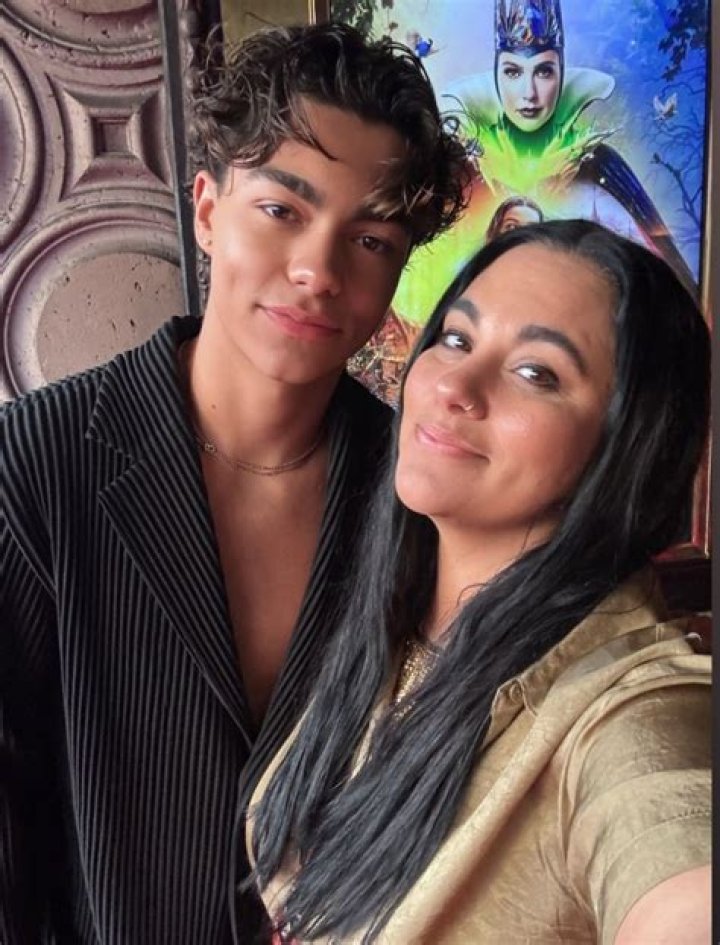 Felicia Barton from USA | Popnable