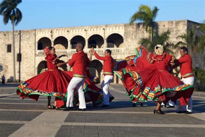 Gozando En Navidad by Frank Reyes from Dominican Republic