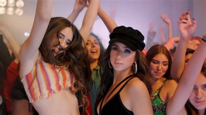 Hola Señorita (Maria) 