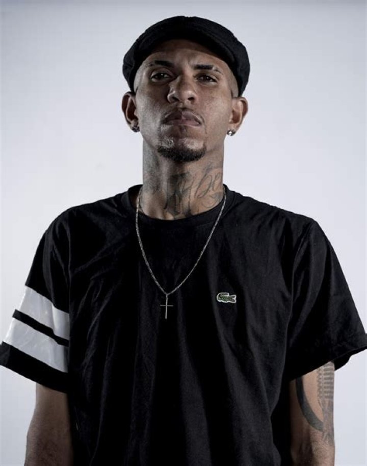 Irmã Gostosa by Mc Davi & Mc Livinho from Brazil