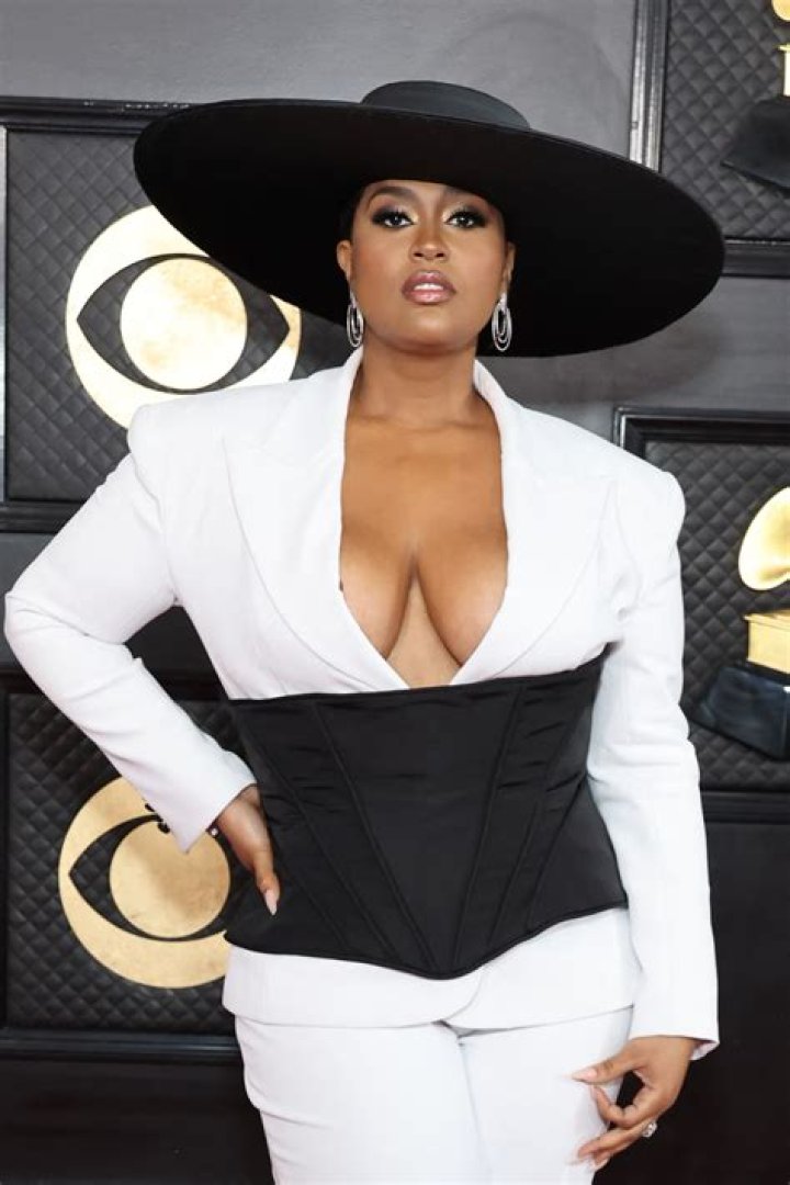 Jazmine Sullivan from USA | Popnable