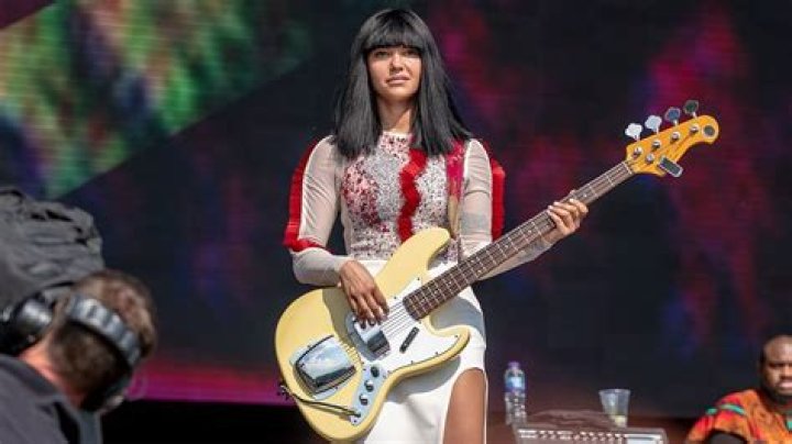 Khruangbin Net Worth - How Much Does Khruangbin Make?