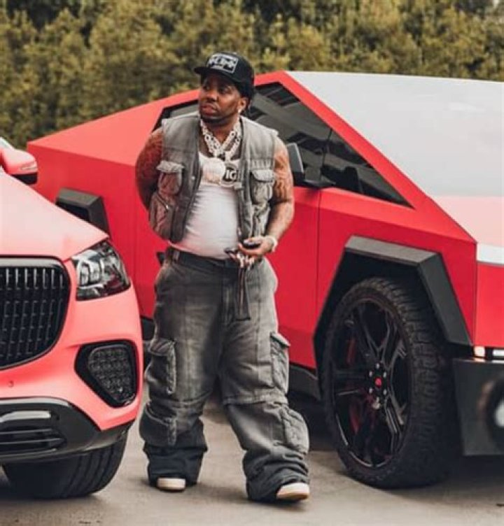 Lyrics & Translations of 7.62 by Yfn Lucci