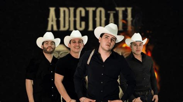 Lyrics & Translations of Adicto A Ti by David Santos