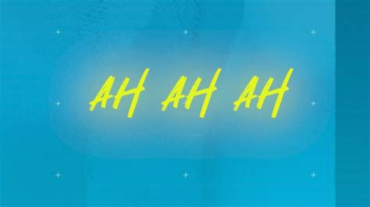 Lyrics & Translations of Ah Ah Ah by Dreamdoll