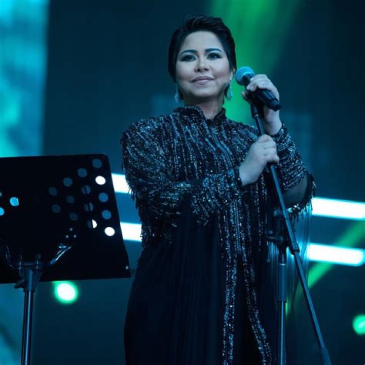 Lyrics & Translations of Al Gany Baad Yomen by Sherine Abdel-Wahab