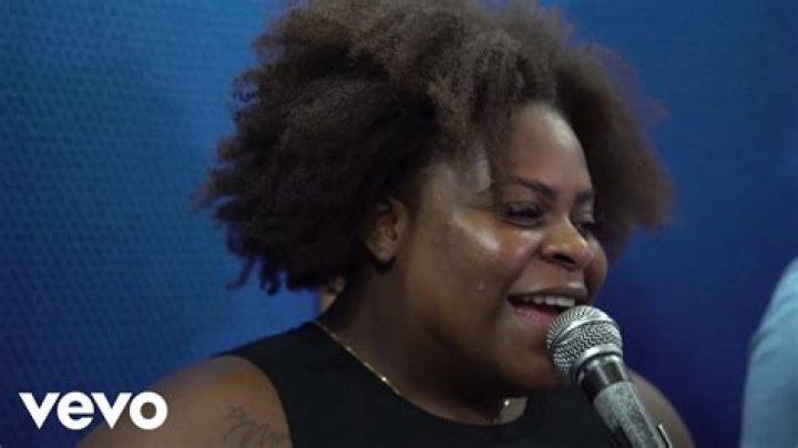 Lyrics & Translations of Arrasou Viado by Jojo Maronttinni