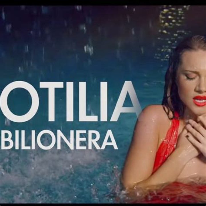 Lyrics & Translations of Bilionera by Otilia