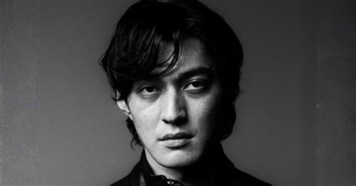 Lyrics & Translations of Come Thru by Joji