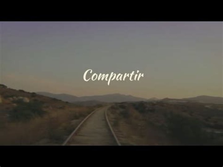 Lyrics & Translations of Compartir by Carla Morrison