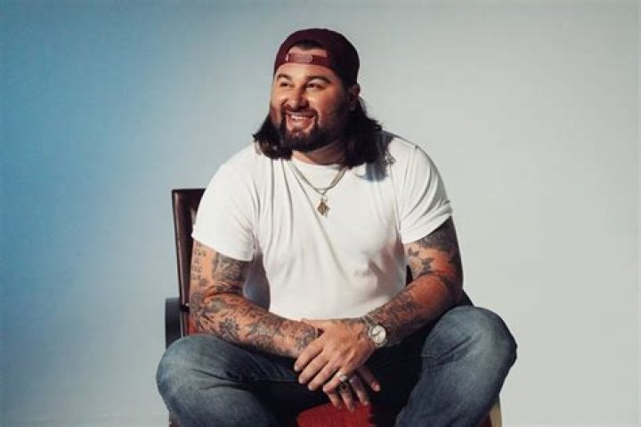 Lyrics & Translations of Crying From The Bathroom by Koe Wetzel