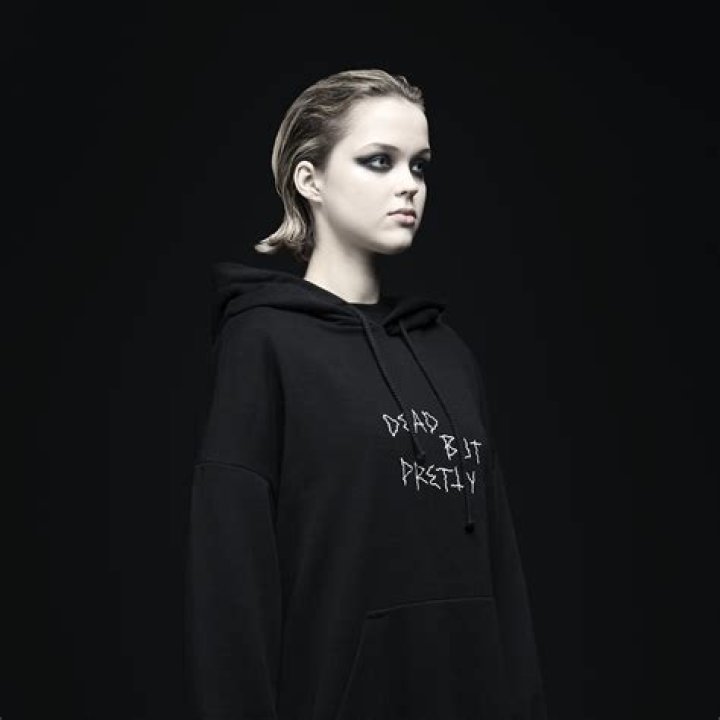 Lyrics & Translations of Dead But Pretty by Ic3Peak