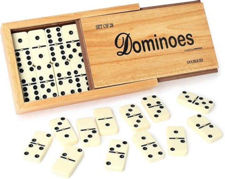 Lyrics & Translations of Dominoes by Anson Seabra