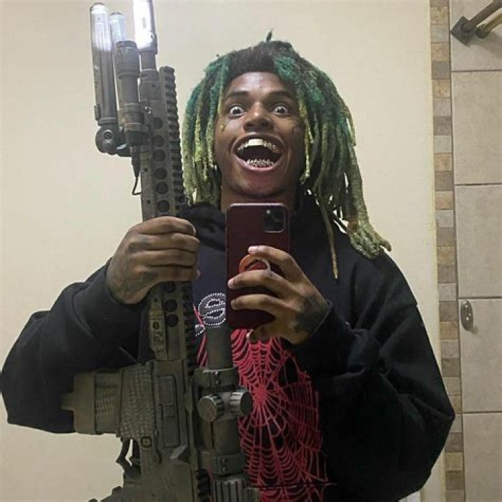 Lyrics & Translations of Everything Is Broken by Zillakami & Sosmula