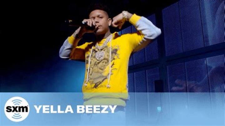 Lyrics & Translations of Hoe Card by Yella Beezy