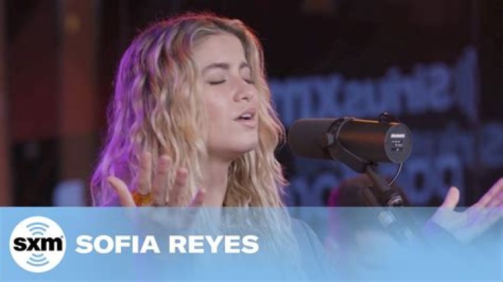Lyrics & Translations of La Bachata by Sofia Reyes