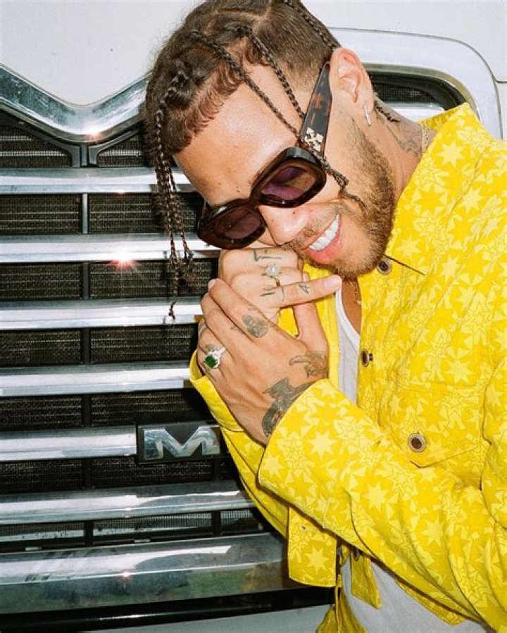 Lyrics & Translations of Medusa by J. Balvin & Anuel Aa & Jhay Cortez