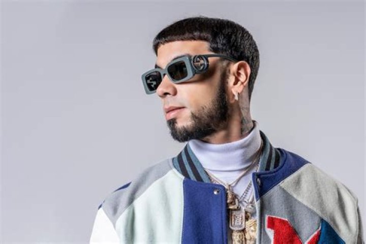 Lyrics & Translations of No Te Veo (Remix) by Anuel Aa & Casper Magico