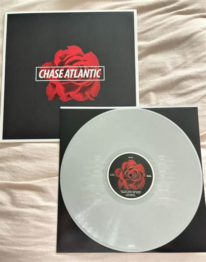 Lyrics & Translations of Pleasexanny by Chase Atlantic