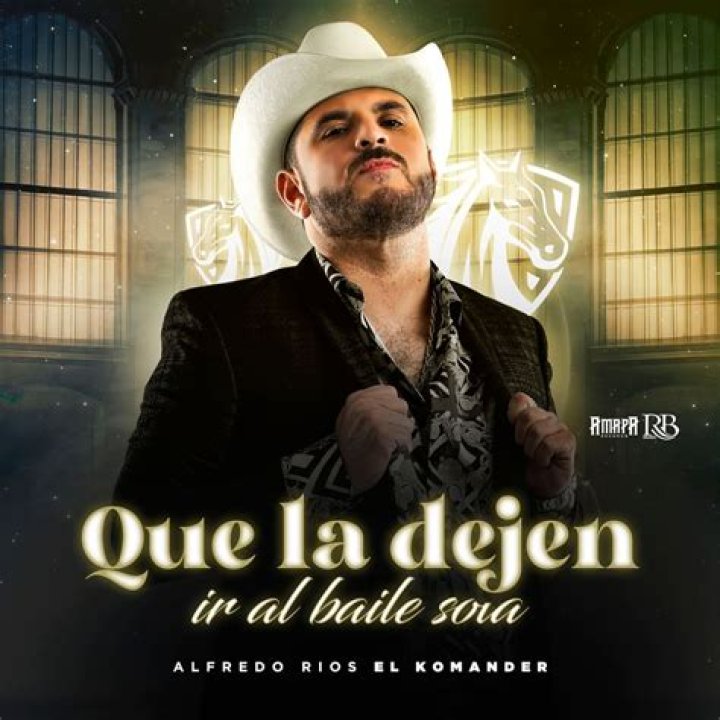 Lyrics & Translations of Que La Dejen Ir Al Baile Sola by Los Rojos