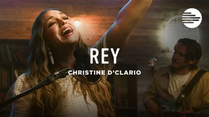 Lyrics & Translations of Rey De Gloria by Christine D'clario