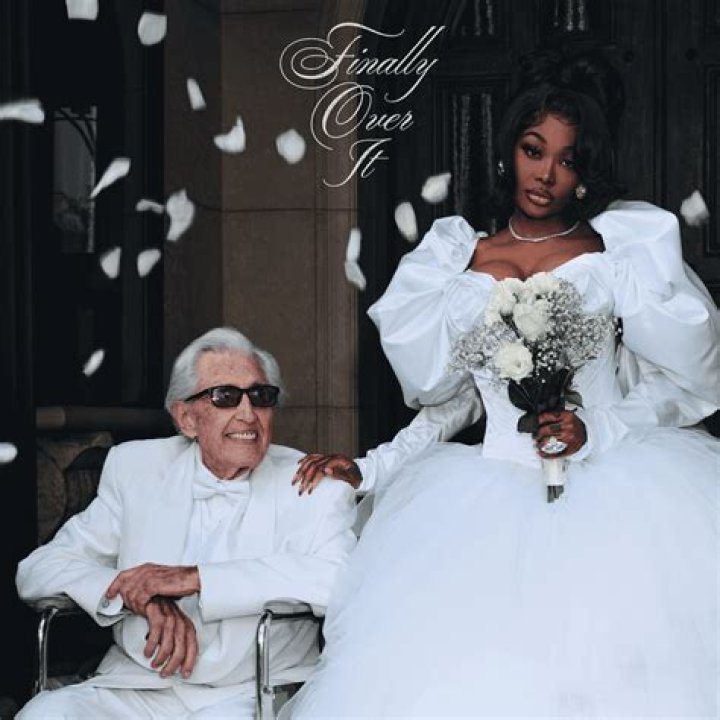 Lyrics & Translations of Screwin by Summer Walker