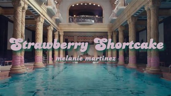 Lyrics & Translations of Strawberry Shortcake by Melanie Martinez