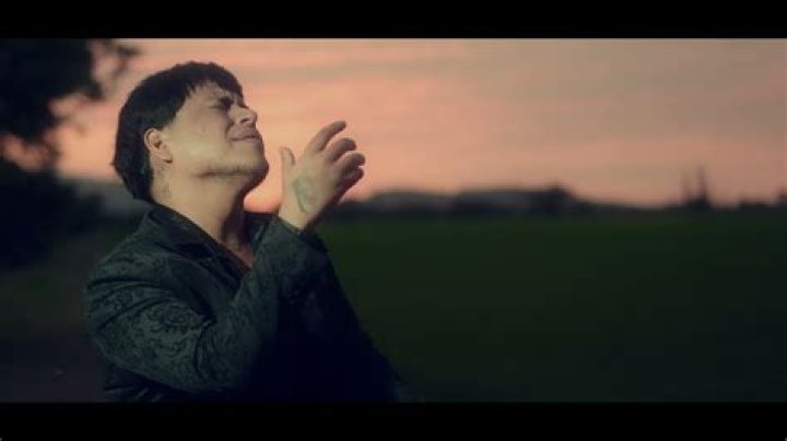 Lyrics & Translations of Te Vas by Boy Pablo