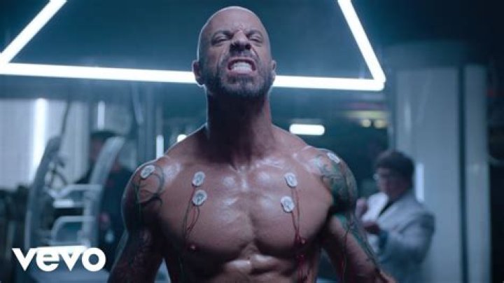 Lyrics & Translations of The Victim by Daughtry