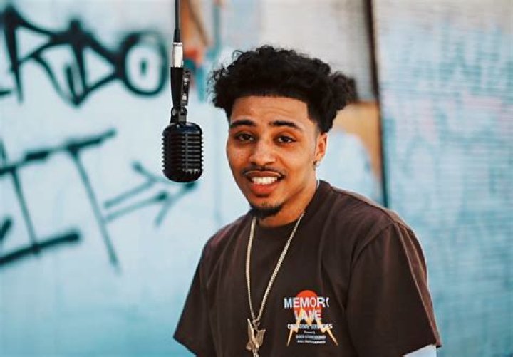 Lyrics & Translations of Tied Up by Lucas Coly