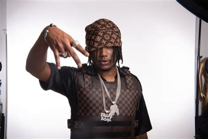 Me Voy Contigo by Polima Westcoast & Standly from Chile