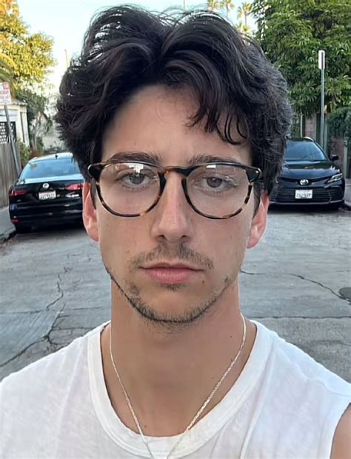 Milo Manheim's Questions | Popnable