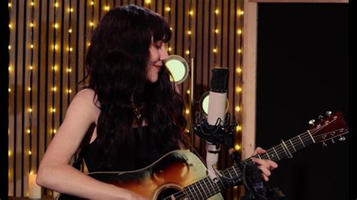 Molly Tuttle from USA | Popnable