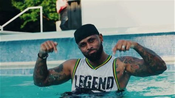 Sigo Aquí by Jose Reyes from Dominican Republic