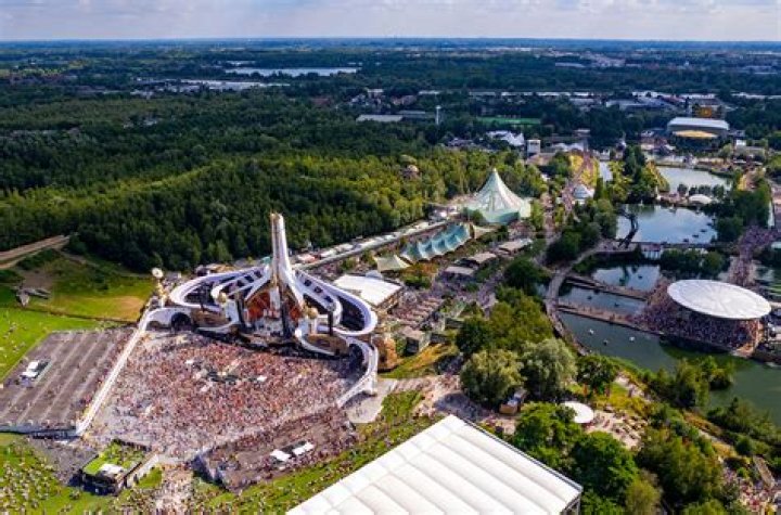 Swivel by Earthgang & Dreamville from USA