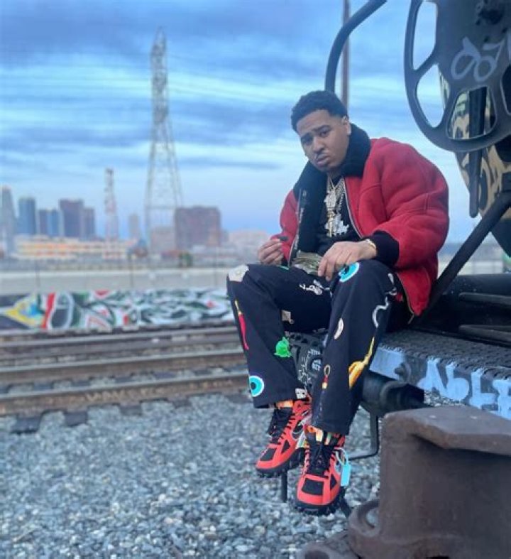 Uncomfortable by Ralfy The Plug from USA