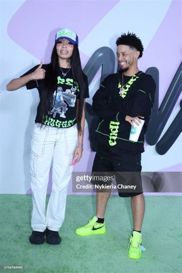 Veeze's Biography And Facts' | Popnable